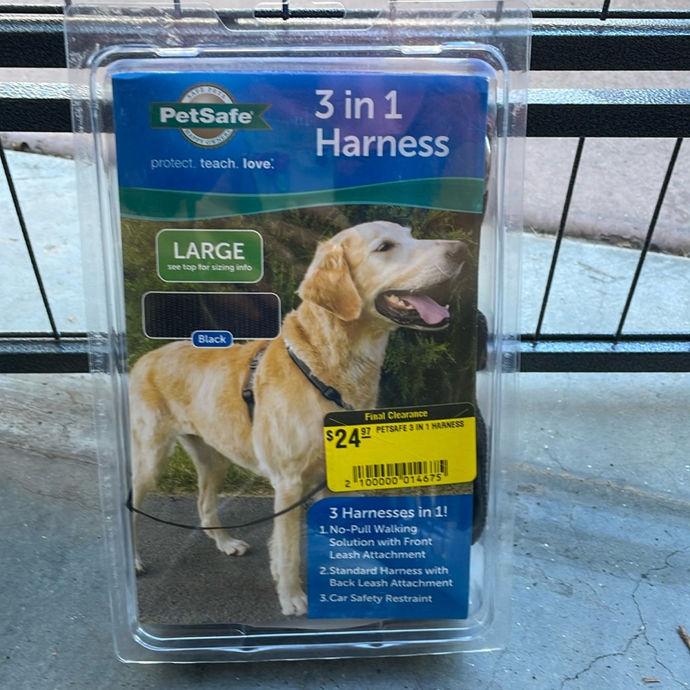 Pet safe 3 in 1 Harness SIZE Large black.